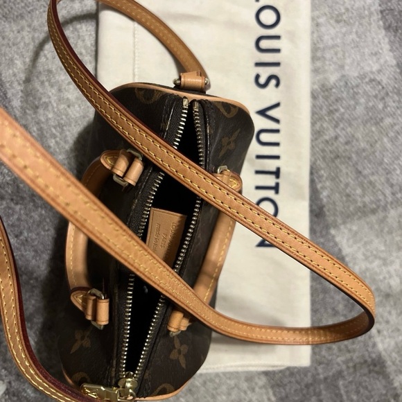 Louis Vuitton Mini Brown Monogram Bag

Speedy Nano! - Picture 2 of 10